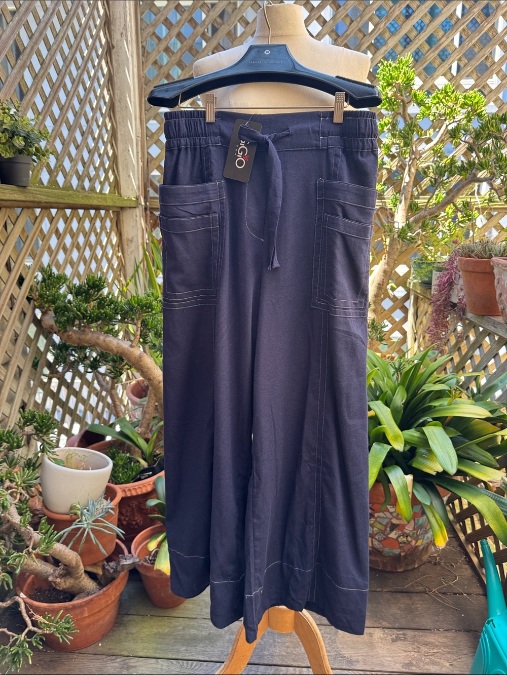 Gigio, Wide-Leg Drawstring Women’s Pants in Navy. Linen Blend.  Size Medium.
NWT